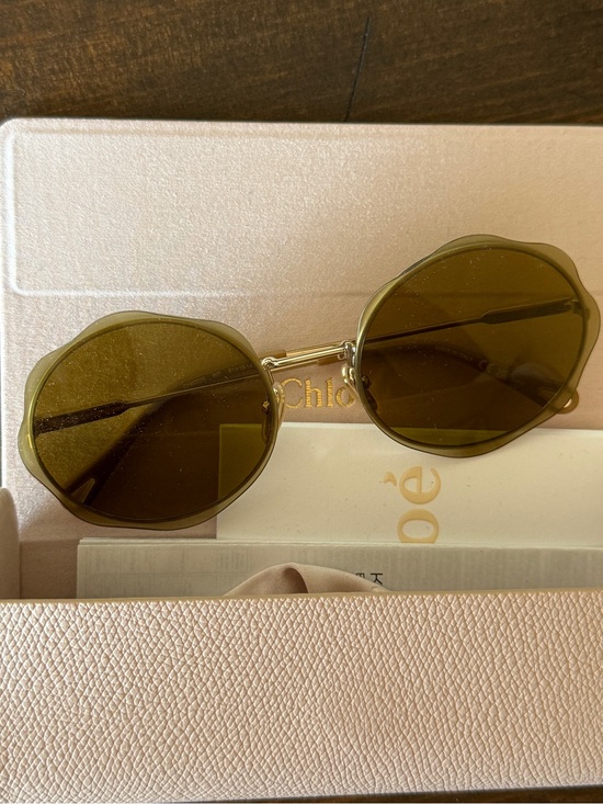 Chloe Accessories - New Rare Chloe Gold Frame Brown Gradient Round Scalloped Sunglasses